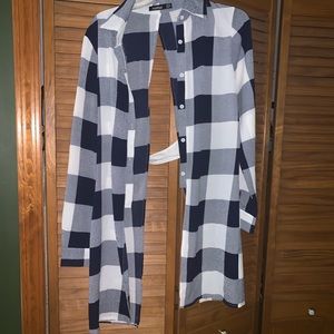 Boohoo Checkered Oversized Cardigan/Flannel